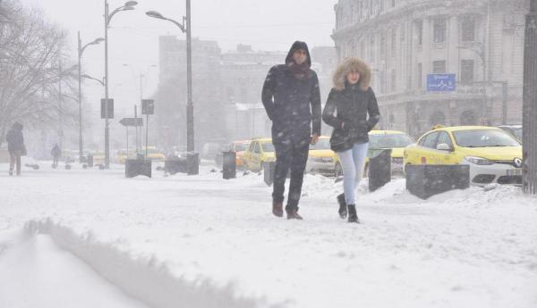 Stradă din București în vreme de iarnă