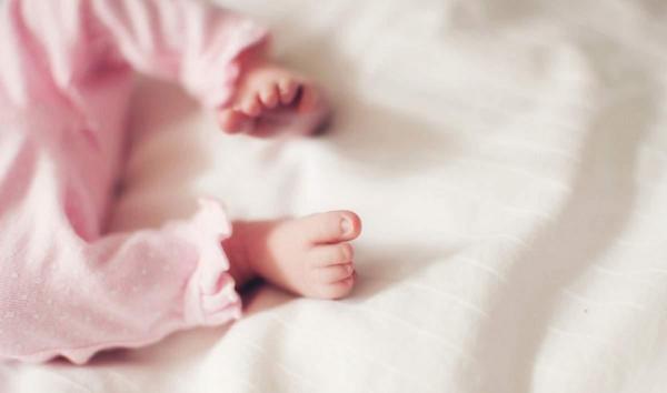 Bebeluşul s-a născut cu un sindrom rar