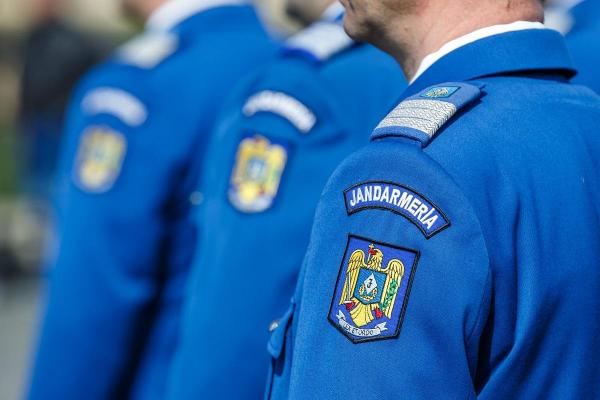 Jandarmul ar putea ajunge după gratii din cauza infracţiunilor comise