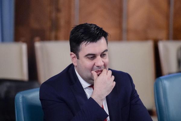 Ministrul Transporturilor, Răzvan Cuc, la DNA pentru declaraţii în dosarul TAROM