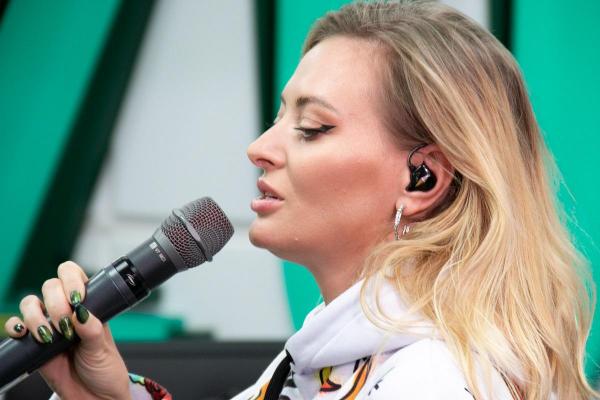 Delia fața-n față cu Mihai Morar, în Morning ZU. „Să-mi cânți” s-a auzit live la ZU