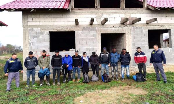 Migranţii sunt cercetaţi pentru tentativă de trecere frauduloasă a graniţei