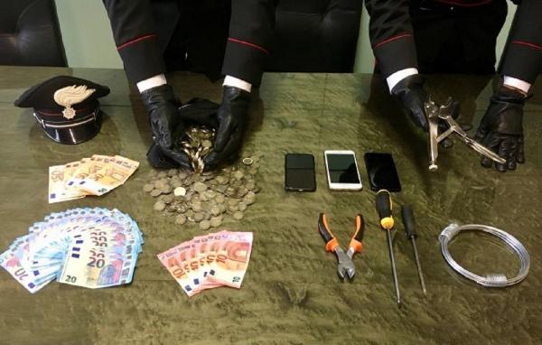 Doi români arestați în Italia, după ce au jefuit "pe încredere"