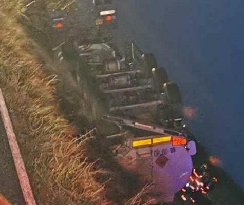 Cisternă cu 20 de tone de motorină, răsturnată pe DN1B, între Ploiești și Buzău