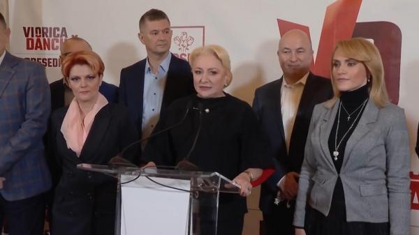 Lia Olguța Vasilescu și Viorica Dăncilă la finalul alegerilor prezidențiale