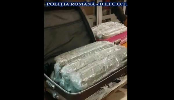Zeci de kilograme de droguri ridicate de la ilfovean şi soţia lui
