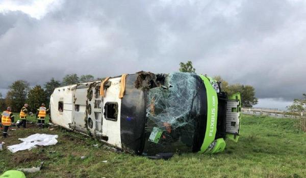 Autocar cu români, accident