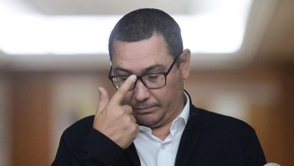 Victor Ponta, "profund dezamăgit" după tradarea unor colegi din Pro România
