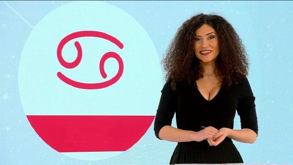 Prezentatoarea Horoscopului, Nadina Zissu, în platoul Observator