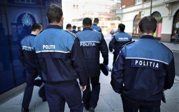 Poliţiştii care au asigurat paza, de alegeri, au primit 20 de lei pentru 18 ore de muncă