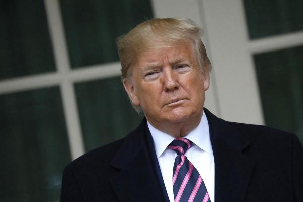 Donald Trump a trimis o placă de bronz la Timişoara