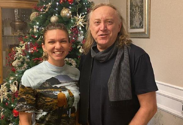 Simona Halep şi Ştefan Hruşcă, în casa ei, lângă brad