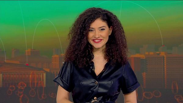 Prezentatoarea Horoscopului, Nadina Zissu, în platoul Observator