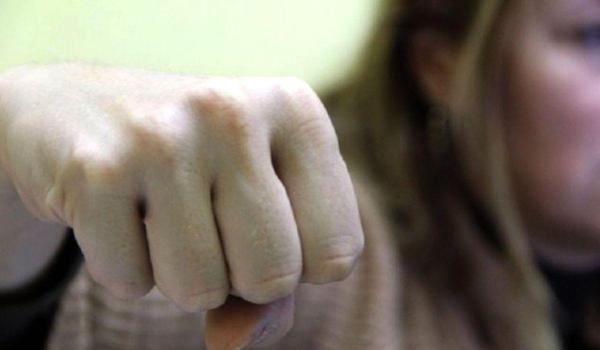 Doi bărbaţi au obţinut ordine de protecţie împotriva soţiilor violente