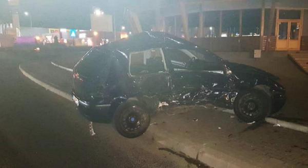 Karina are 21 de ani