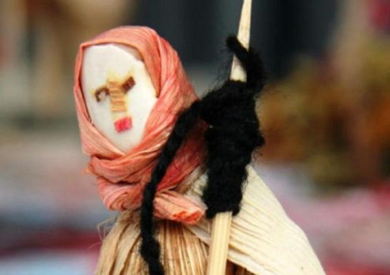 Alege-ţi o Babă şi află cum îţi va merge tot anul. Superstiţii în zilele Dochiei, baba care aruncă blesteme asupra femeilor