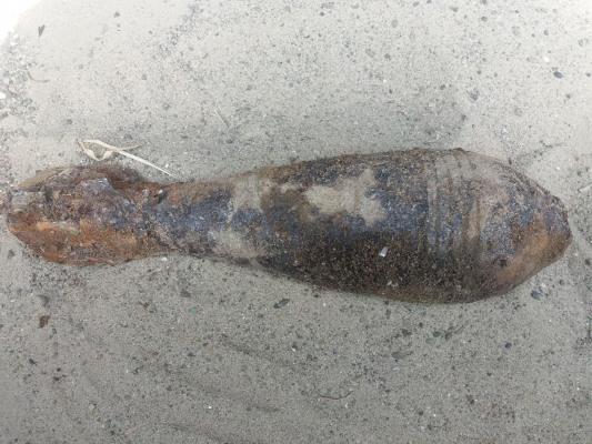 Bombă de aruncător găsită la fier vechi, în Botoşani. Muniţia putea exploda la șocuri mecanice