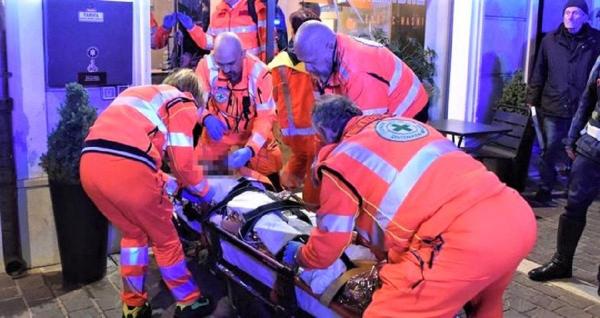 Româncă de 19 ani, înjunghiată şi abandonată în toiul nopţii, în faţa unui spital din Italia