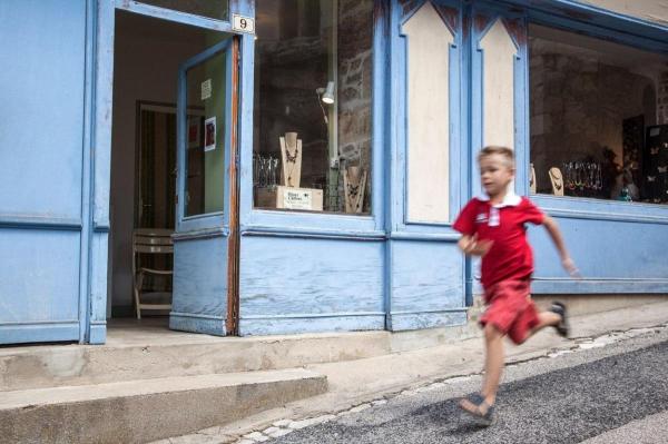 Copil dus la dentist în Timişoara, scapă din cabinet şi fuge cât îl ţin picioarele, găsit la 4 kilometri distanţă