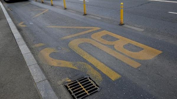 Bărbat căzut din autobuz la Brăila. Uşile s-au deschis în mers