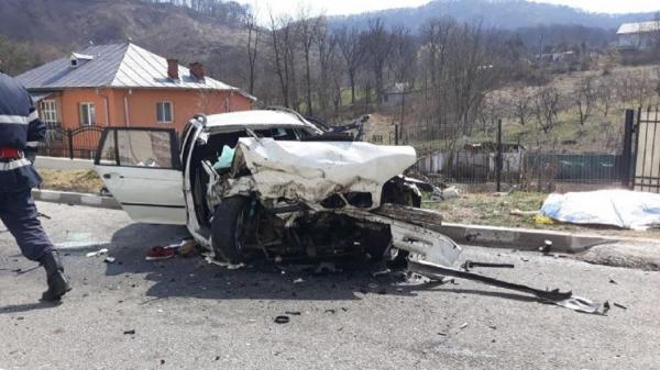 Un autoturism BMW a pătruns pe contrasens