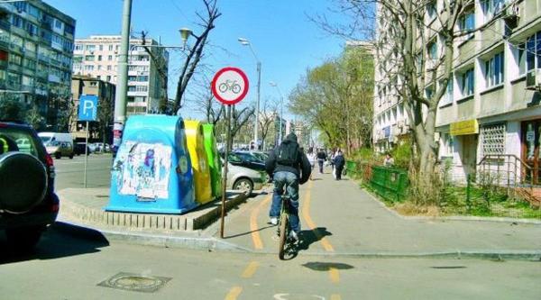 Băiat de 13 ani pe bicicletă, la Vaslui