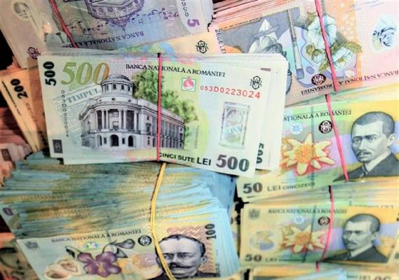 500.000 de lei furaţi dintr-o maşină, la Brăila. Hoţul este liber, căutat de poliţişti