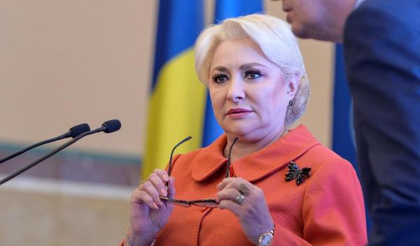 Viorica Dăncilă la masa conferinței