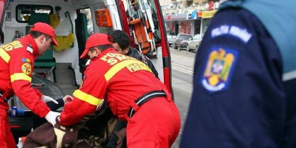 Fetiţă de 5 ani, spulberată de ambulanţă la Cocorăștii Colț, în Prahova
