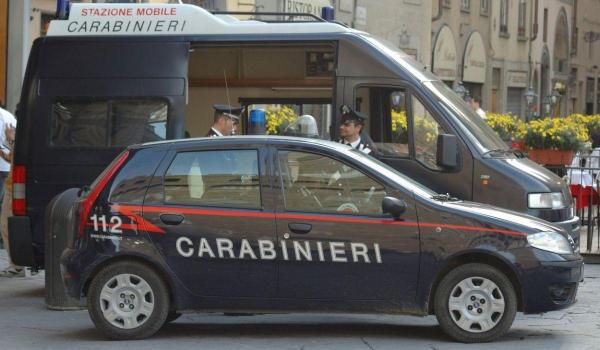 Româncă înjunghiată în inimă de iubitul italian, pe o stradă din Salerno