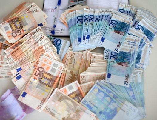 350.000 de euro confiscaţi de la un şofer român, în Germania, după ce n-a reuşit să spună de unde îi are