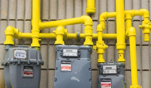 Doi muncitori din Bucureşti au tăiat o ţeavă de gaz cu un flex