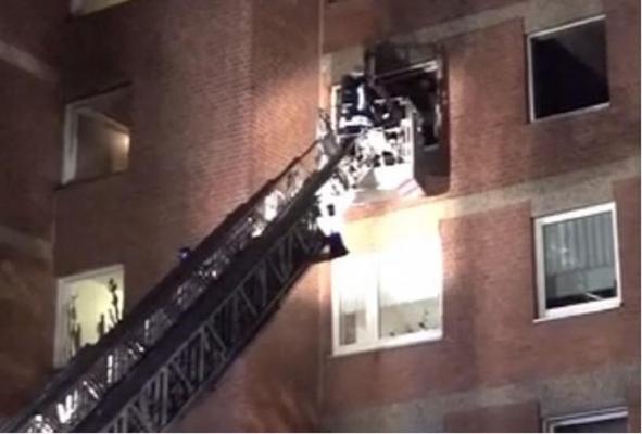 Copiii şi vecinul lor au suferit răni grave, dar au supravieţuit