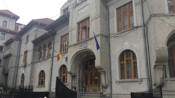 O grefieră s-a aruncat pe geam, la Parchetul de pe lângă Tribunalul Iaşi. A lăsat un bilet de adio