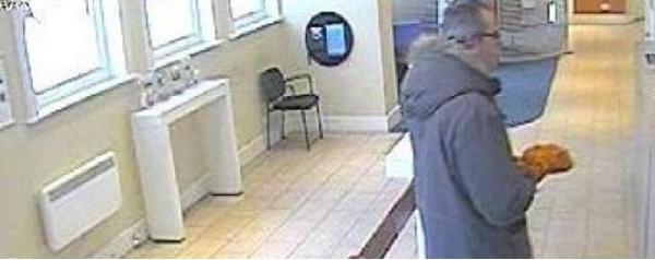 Bărbatul ţinea morţiş să fie arestat pentru a avea un acoperiş deasupra capului