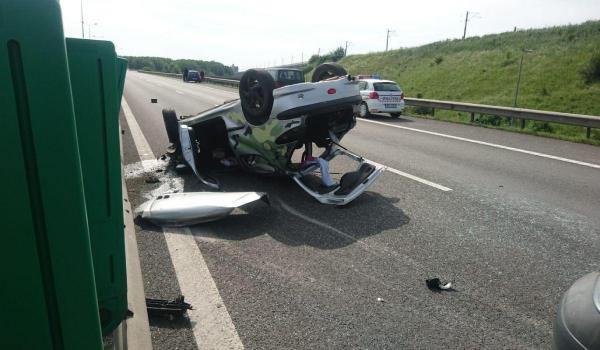 Şofer proiectat prin parbriz în urma unui accident cumplit pe autostrada A2