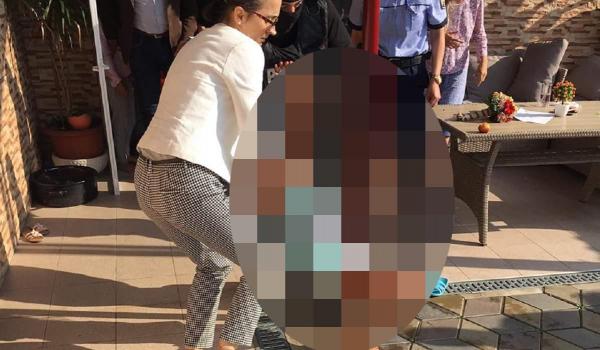 Fetiţă de 9 ani luată de acasă cu mascaţii