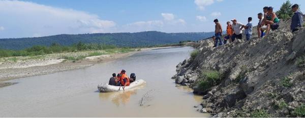 Adolescentul a mers la scăldat într-o comună alăturată