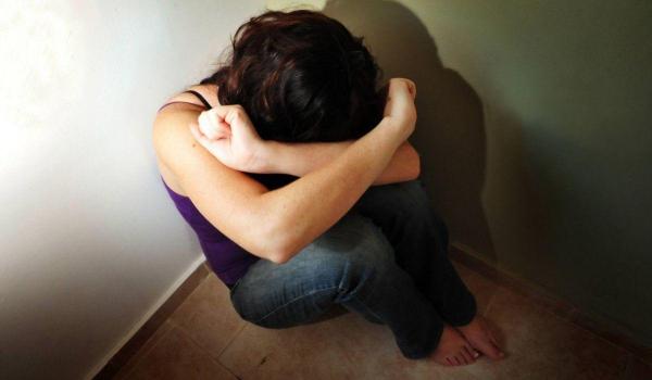 Drama unei fete de 14 ani, din Botoşani, batjocorită şi acuzată că a greşit