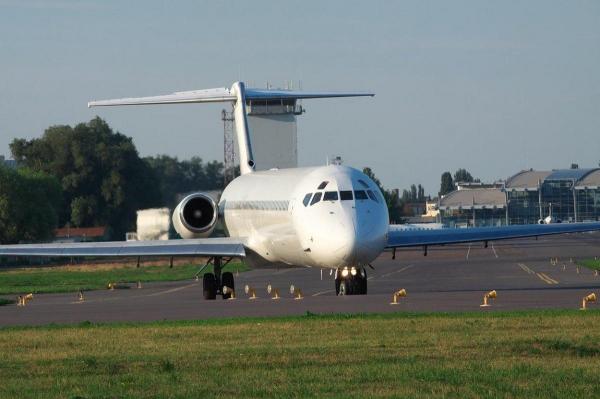 Aterizare de urgenţă a unui avion pe Otopeni, din cauza unui pasager care a murit la bord