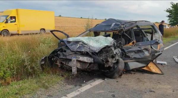 Impact devastator între două mașini, în Constanța
