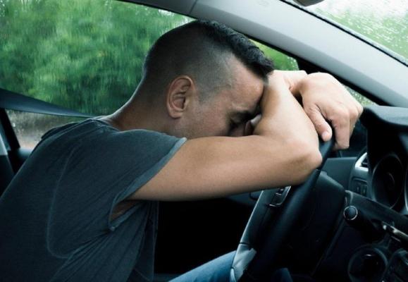 Tânăr prins la volan pentru a 13-a oară fără să aibă dreptul de a conduce, la Călăraşi