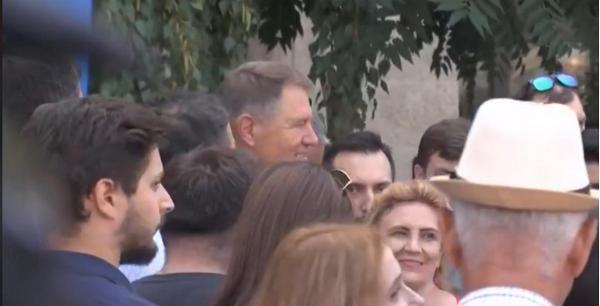 Iohannis strânge semnături pentru alegerile prezidenţiale