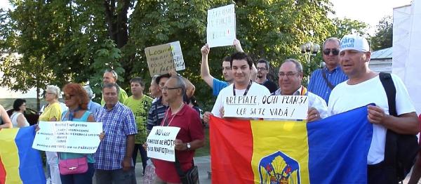 Gălăţenii sunt nemulţumiţi de Guvern, în special, şi de autorităţi, în general