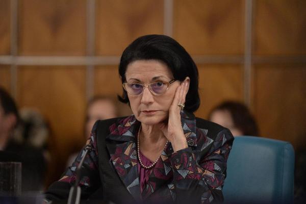 Premierul Dăncilă a demis-o pe Ecaterina Andronescu