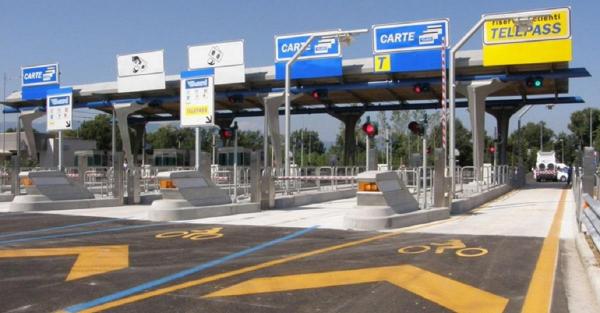 Alertă pentru românii din Italia. Staţiile de taxare pe autostrăzi, închise în următoarele zile