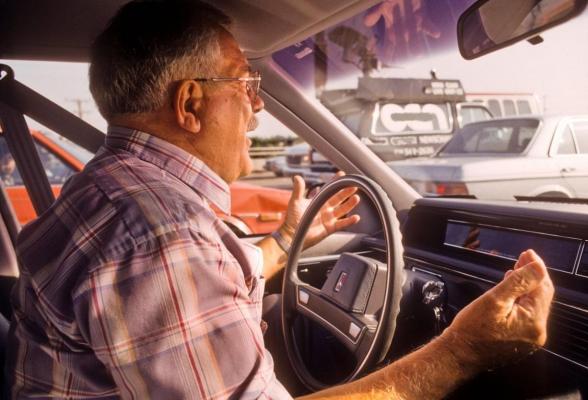 Un şofer de 71 de ani a spulberat o femeie pe trecerea de pietoni, la Galaţi