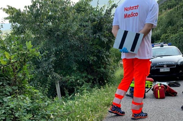 O româncă din Italia și-a sufocat bebelușul nou-născut și l-a aruncat într-un boschet