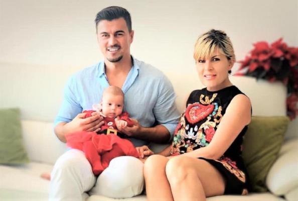 Elena Udrea îşi botează copilul pe 20 septembrie, la un an după ce a născut