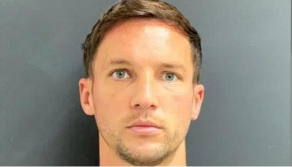 Internaţionalul englez are trei selecţii în echipa naţională